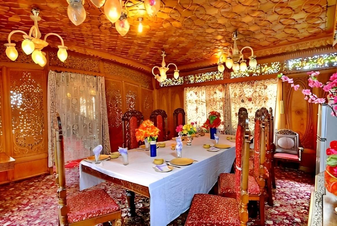 Amina Group Of Houseboats Hotel Srinagar  Luaran gambar