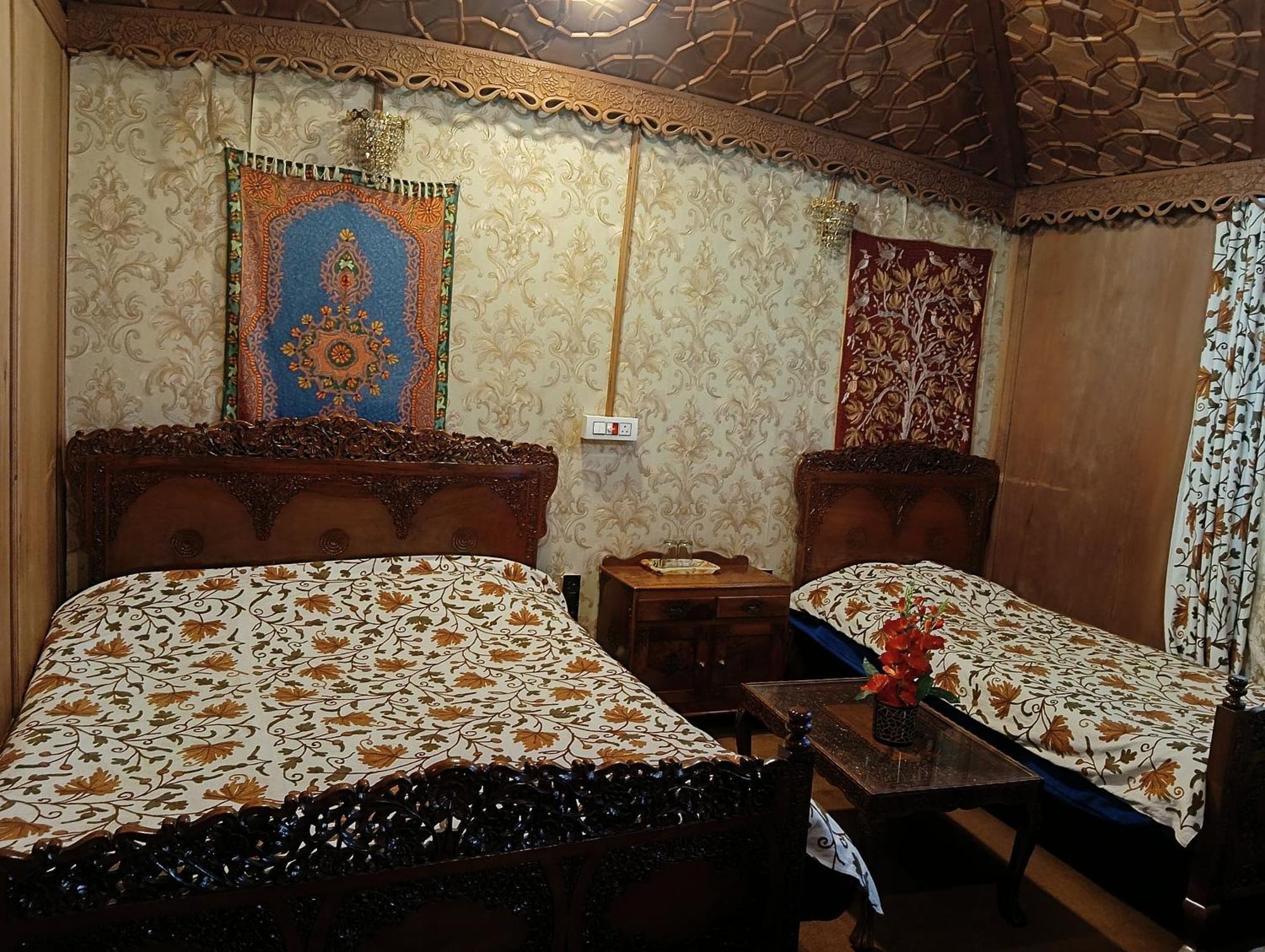 Amina Group Of Houseboats Hotel Srinagar  Luaran gambar