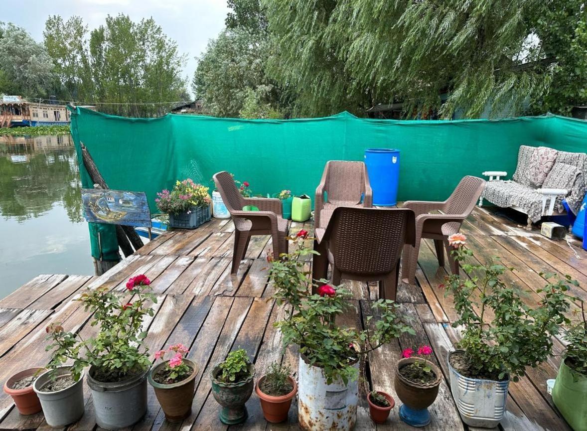Amina Group Of Houseboats Hotel Srinagar  Luaran gambar
