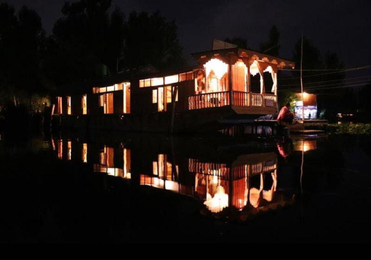 Amina Group Of Houseboats Hotel Srinagar  Luaran gambar