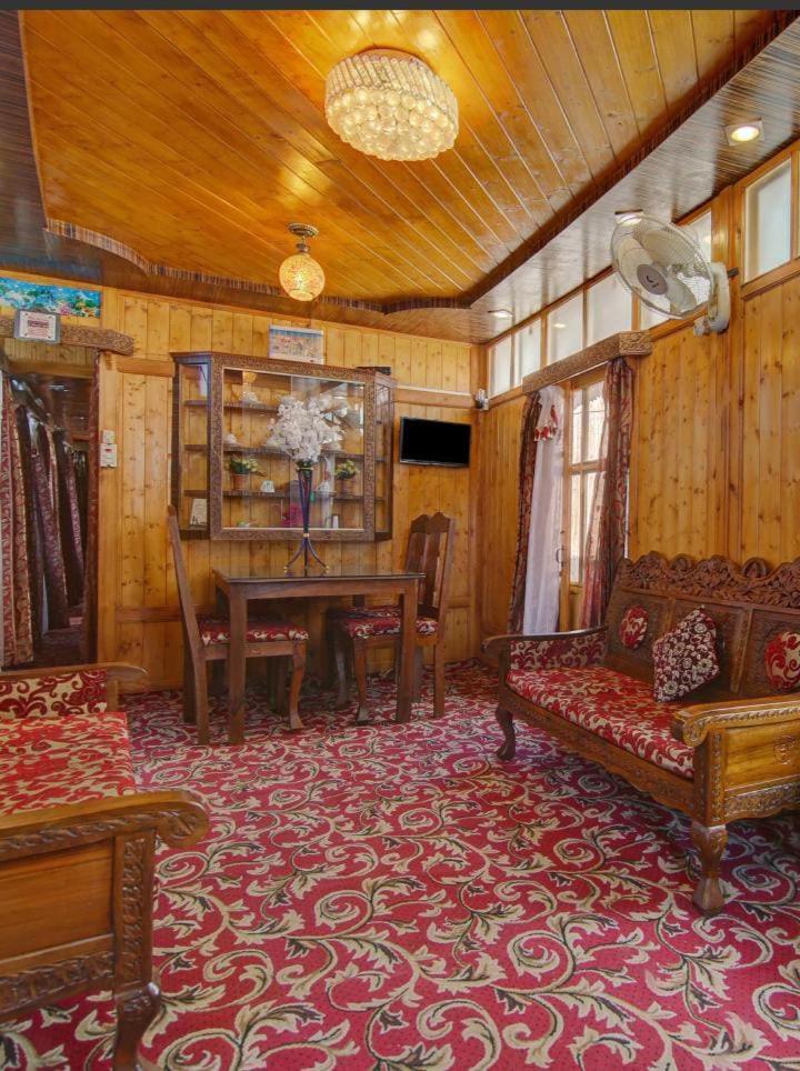 Amina Group Of Houseboats Hotel Srinagar  Luaran gambar